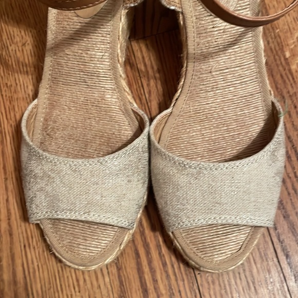 Lucky Brand Kyndra Bohemian Wedge Sandals in Tan w/metallic accents Size 9M/40 - Picture 7 of 16